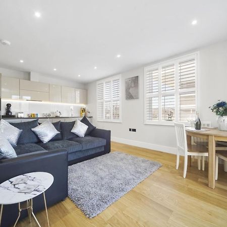 Appartamento Flat 1 Bridge House Staines-upon-Thames Esterno foto