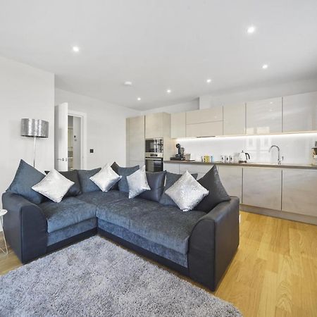 Appartamento Flat 1 Bridge House Staines-upon-Thames Esterno foto