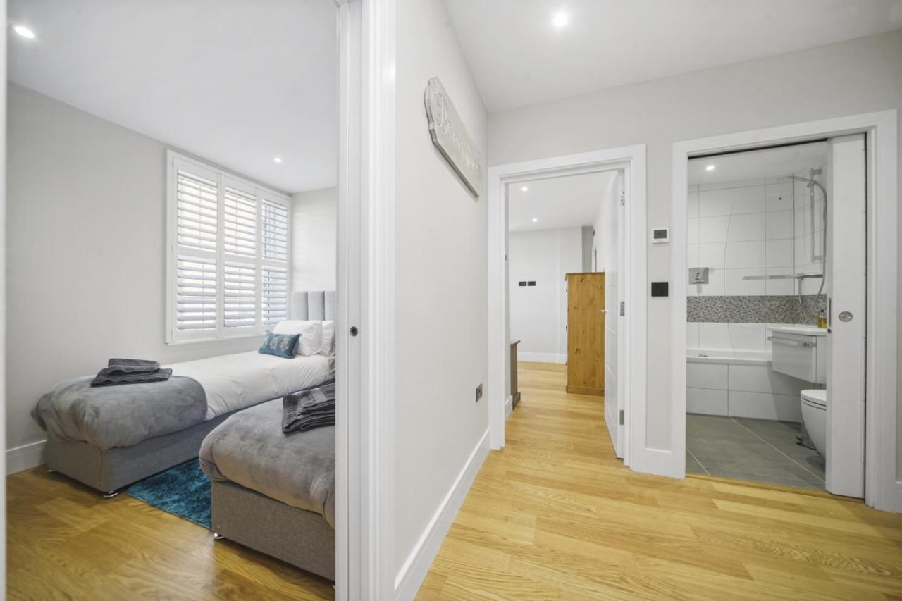 Appartamento Flat 1 Bridge House Staines-upon-Thames Esterno foto